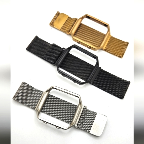 ๐๏ธ FREE ADD ON Lot of 3 Mesh Magnetic Replacement Bands Fitbit Versa - Picture 1 of 4